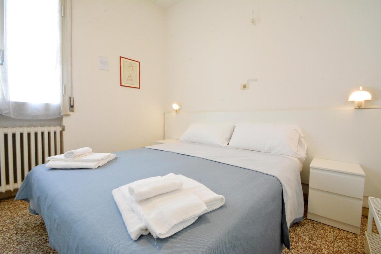 Hotel Maddalena Marina di Ravenna Camera foto