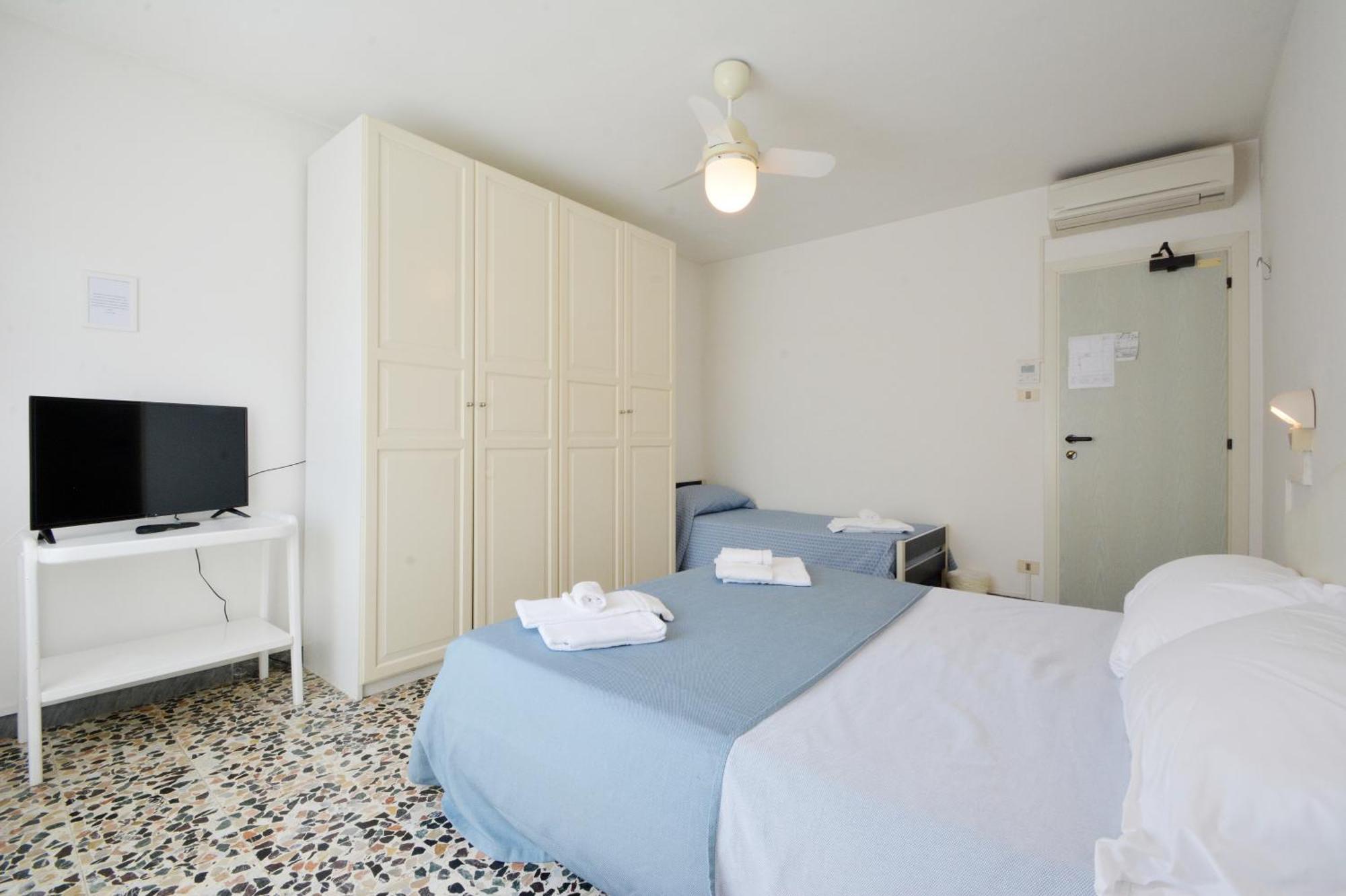 Hotel Maddalena Marina di Ravenna Camera foto